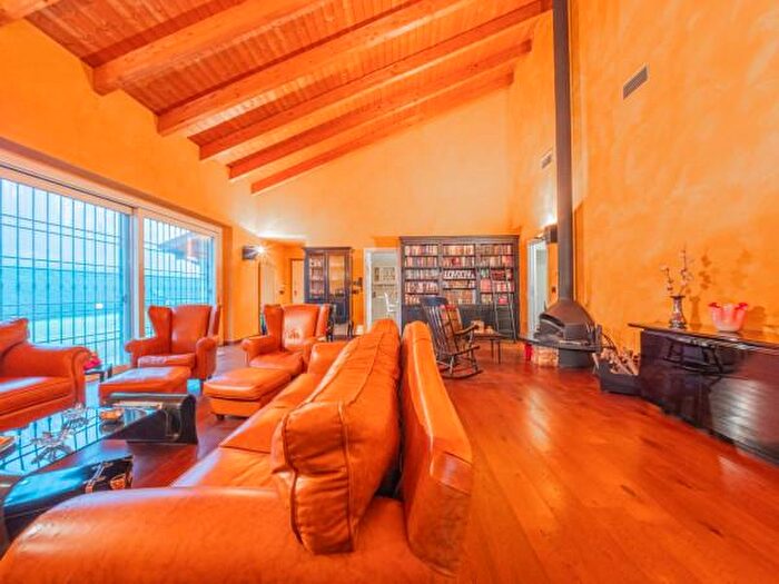 Casa con 6 locali in vendita in Corso Torino, Asti