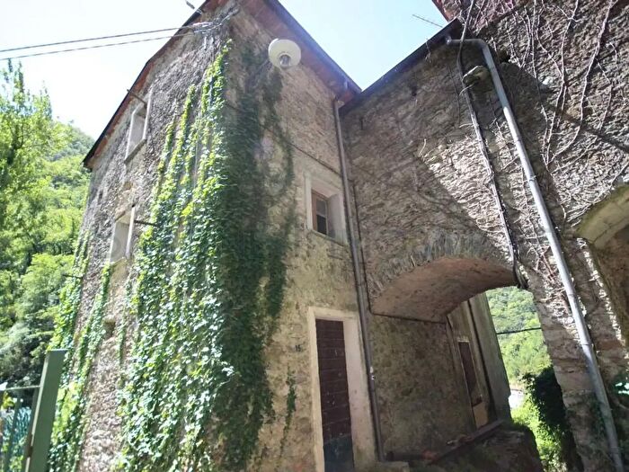 Appartamento quadrilocale in vendita in Redicesi, Massa