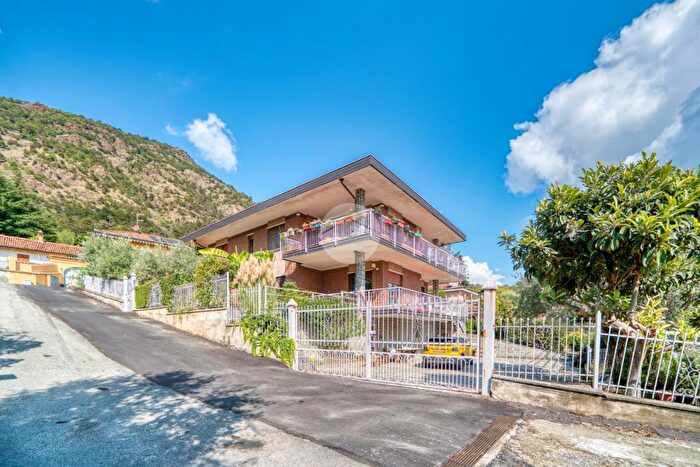 Appartamento con 5 locali in vendita in Via Monte Grappa, Piossasco