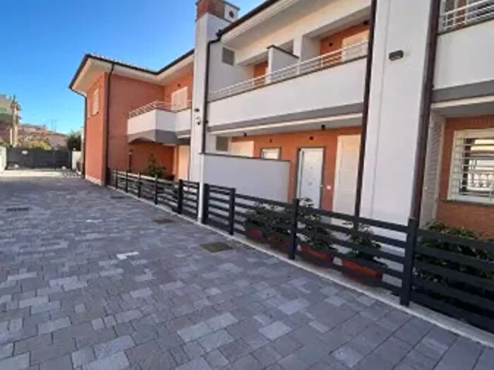 Appartamento bilocale in affitto in Viale del Sole, Anzio