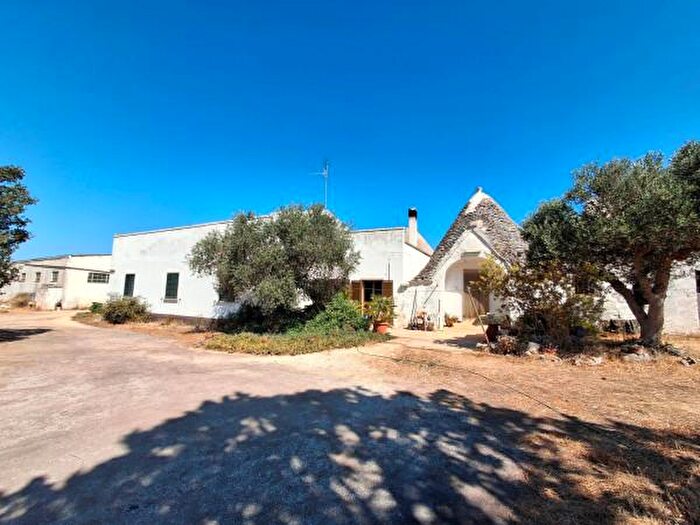 Casa con 5 locali in vendita in Noci