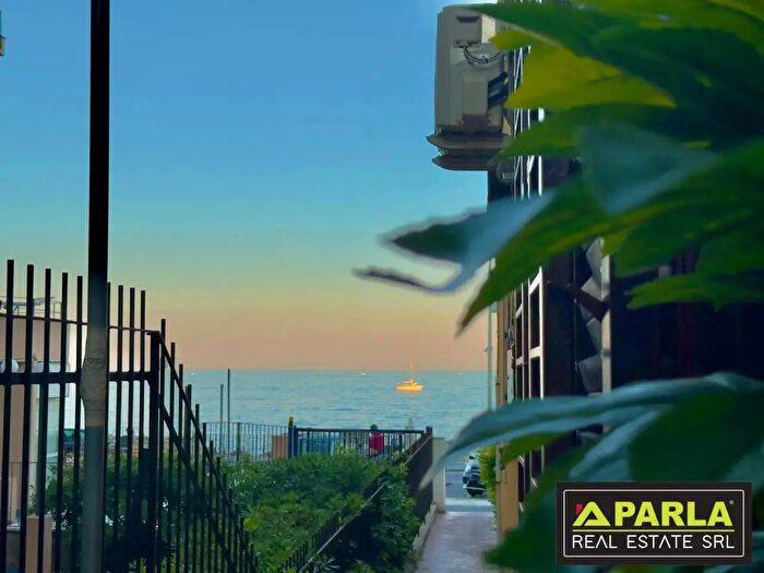 Appartamento con 5 locali in vendita in Giardini Naxos