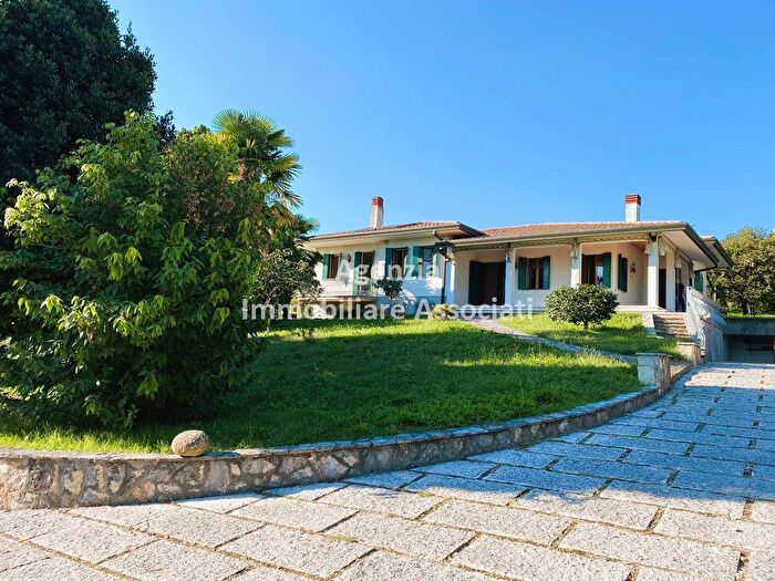 Casa con 10 locali in vendita in Via Roma, Fonte