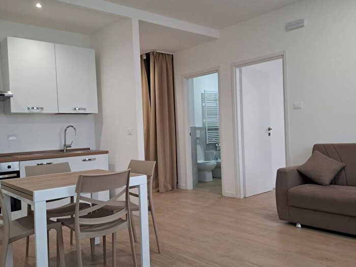 Appartamento trilocale in affitto in Via Luigi Pellizzo, Stanga Pio X, Padova