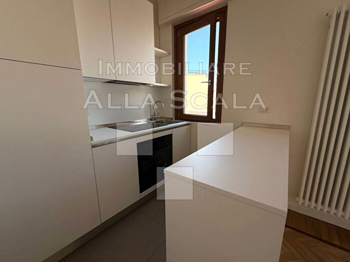 Appartamento trilocale in affitto in Via Cadibona, Molise Cuoco, Milano