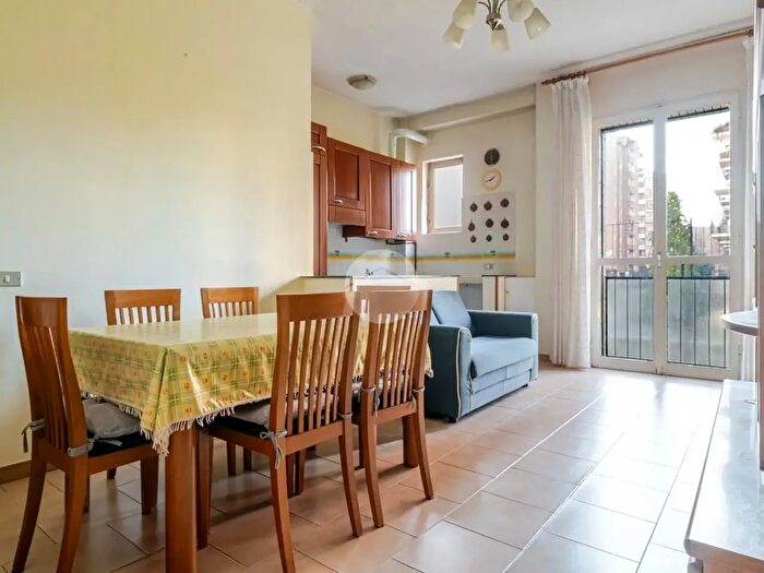 Appartamento trilocale in vendita in Via delle Forze Armate, Milano