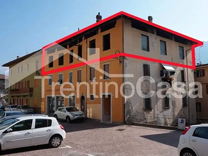 Appartamento con 5 locali in vendita in PZza XVI Artiglieria, Storo