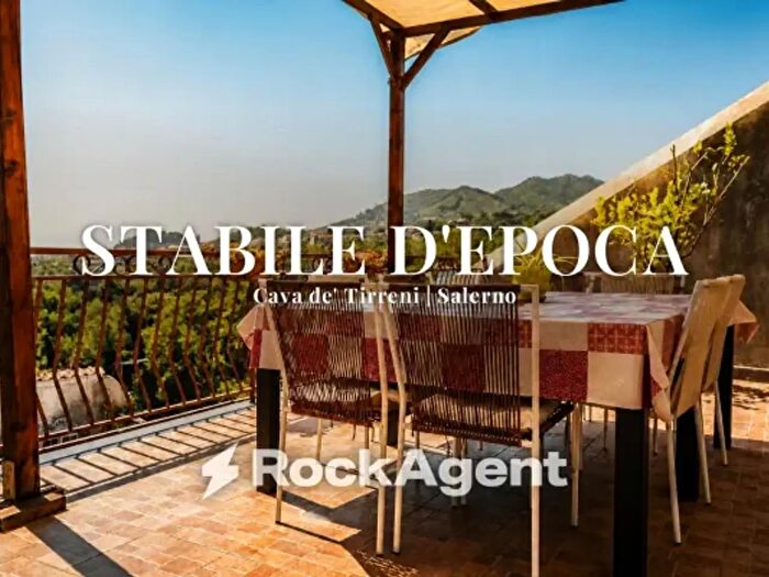 Appartamento con 6 locali in vendita in Via Raffaele Baldi, Cava De' Tirreni