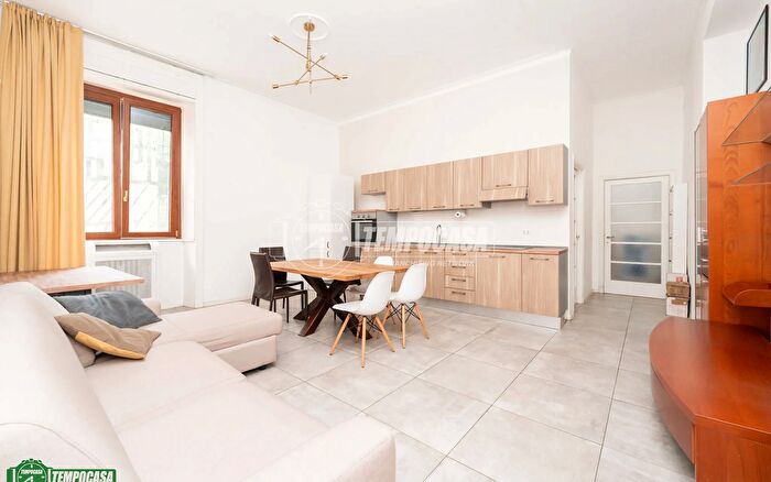 Appartamento trilocale in vendita in Via Garofalo, Milano