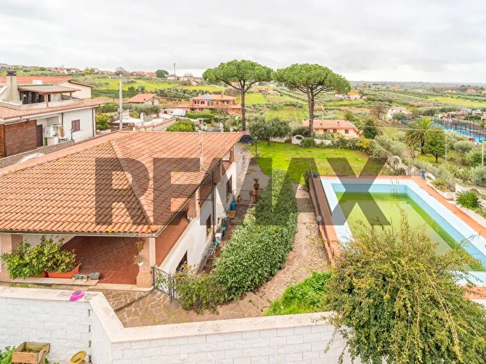 Casa con 6 locali in vendita in Via Roncigliano, Albano Laziale