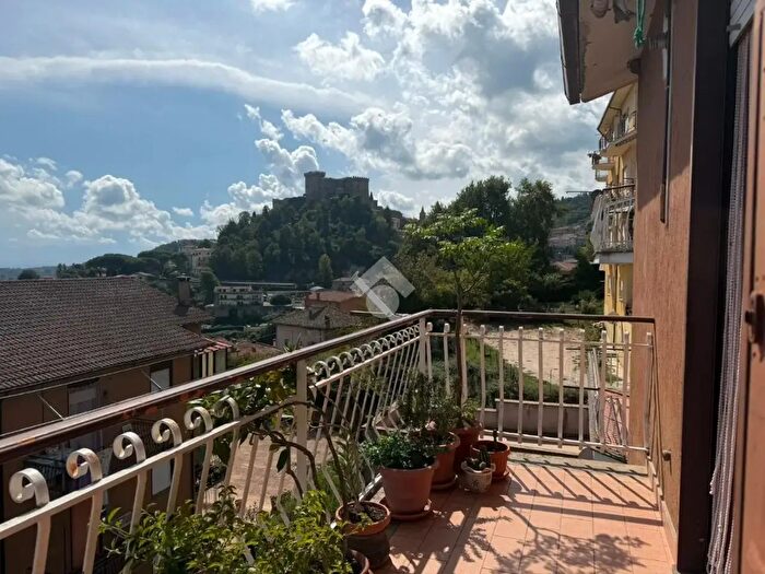 Appartamento quadrilocale in vendita in Largo Parva Domus, Soriano Nel Cimino