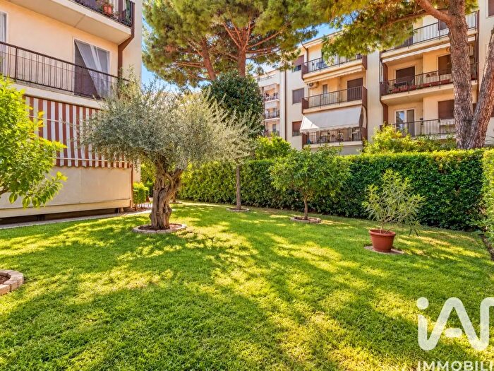 Appartamento trilocale in vendita in Regione Avarenna, Albenga