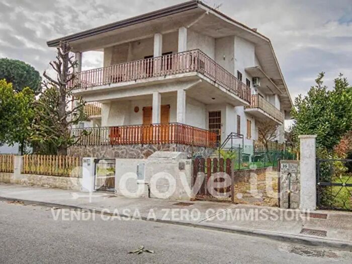 Appartamento quadrilocale in vendita in Viale Norvegia, Comacchio