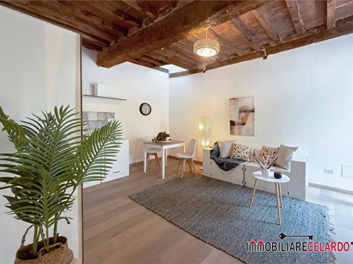 Appartamento trilocale in vendita in Colle Di Val D'Elsa