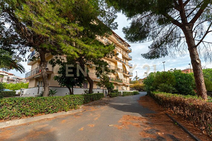 Appartamento trilocale in vendita in Corso Indipendenza, Catania