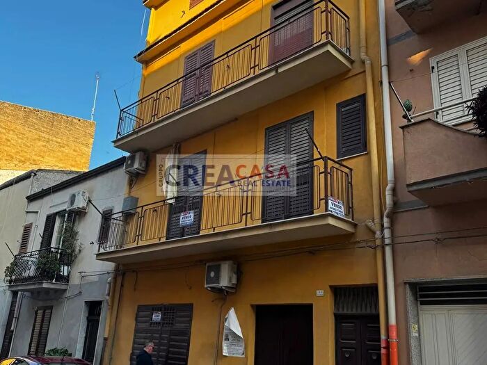 Casa con 8 locali in vendita in Via Restivo Gallo, Riesi