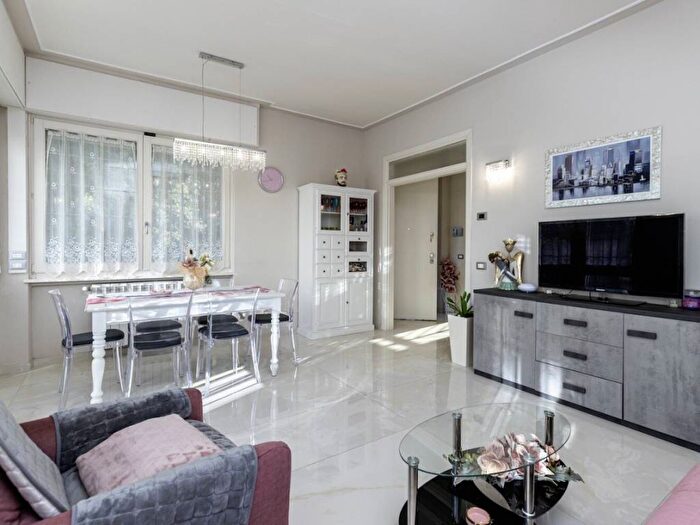 Casa con 6 locali in vendita in Via Savonarola, Città Giardino, Viareggio