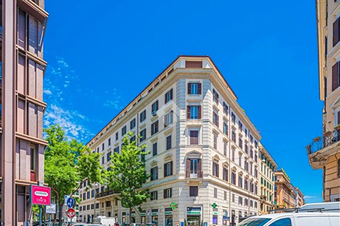 Appartamento con 5 locali in vendita in Via Federico Cesi, Roma