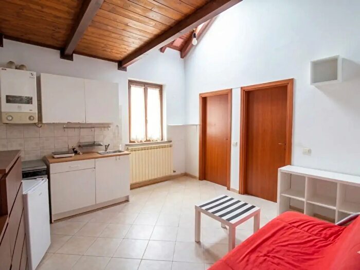 Appartamento bilocale in vendita in Via Raimondi, Gorla Minore