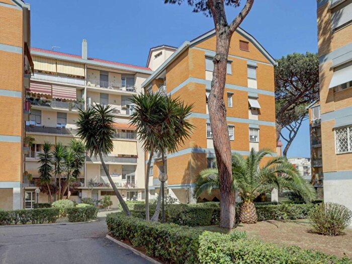 Appartamento trilocale in affitto in Via Diego Simonetti, Ostia Levante, Roma
