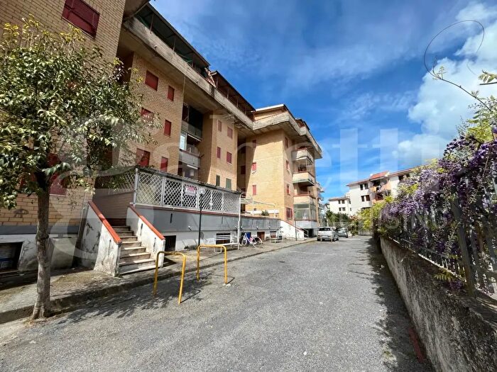 Appartamento trilocale in vendita in Via Lauro, Scalea