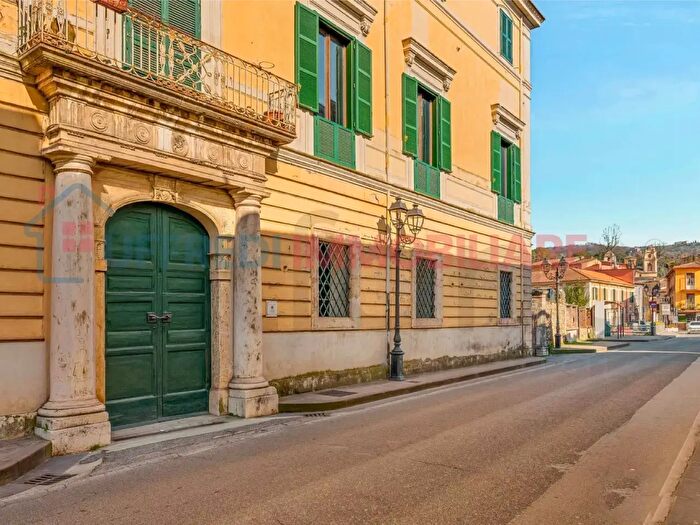 Case in Vendita e in Affitto - 2