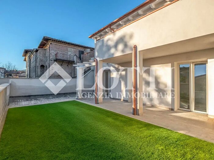 Casa con 5 locali in vendita in Calcinaia