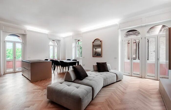 Appartamento quadrilocale in vendita in Menaggio