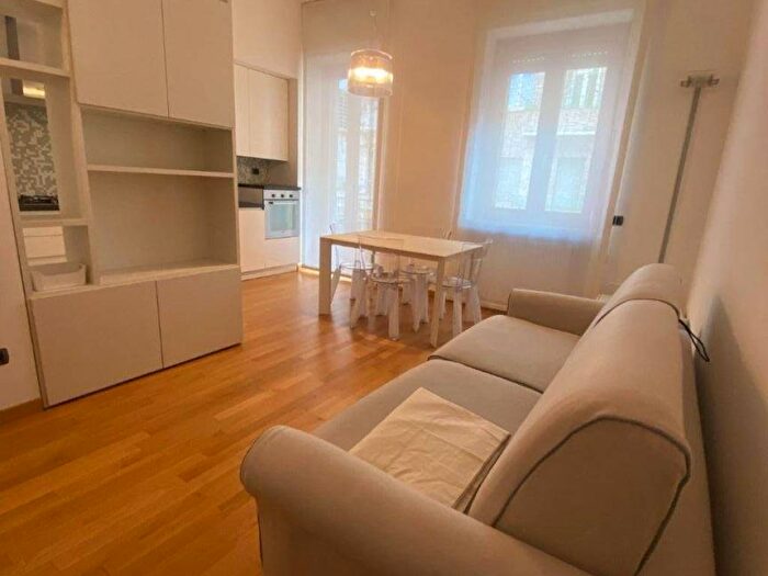 Appartamento trilocale in affitto in Corso Genova, Milano