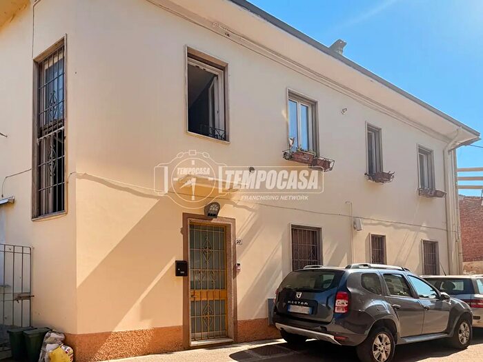 Casa con 6 locali in vendita in Via Trento E Trieste, Crespiatica