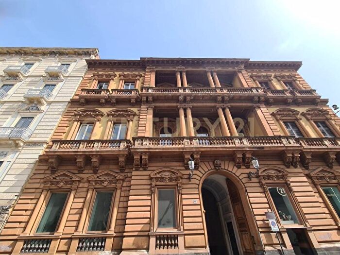 Casa con 6 locali in affitto in Via Etnea, XX Settembre Tribunale, Catania
