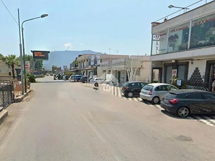 Appartamento con 6 locali in vendita in Via Pontenuovo, Pompei