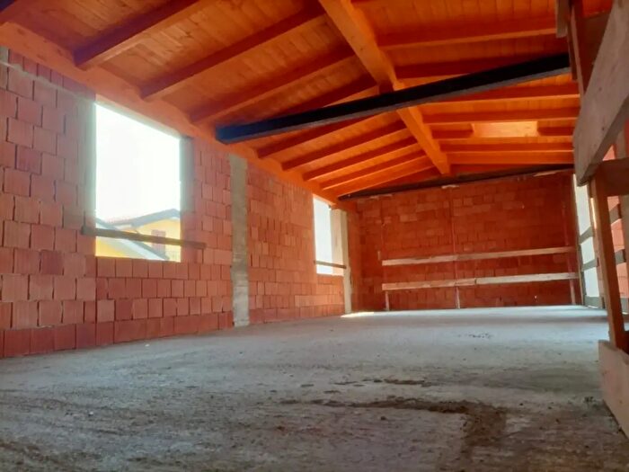 Casa con 5 locali in vendita in Comun Nuovo