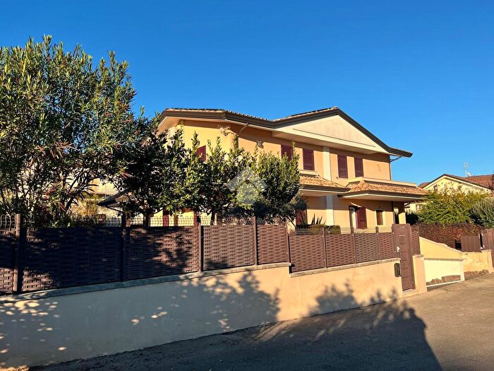 Casa con 6 locali in vendita in Via Guado Santa Maria, Cassino