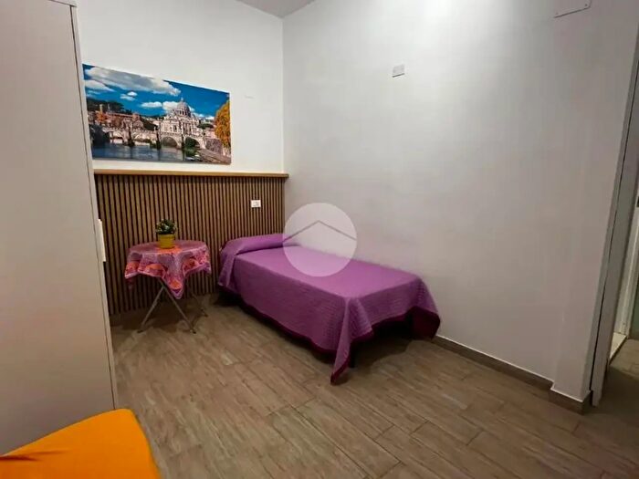 Appartamento bilocale in affitto in Via dei Marrucini, Roma