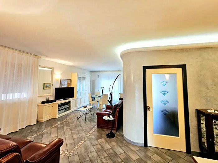 Casa quadrilocale in vendita in Via Roma, Pozzonovo