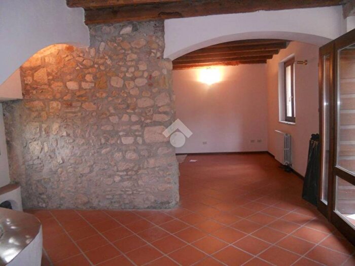 Casa trilocale in affitto in Avesa, Verona