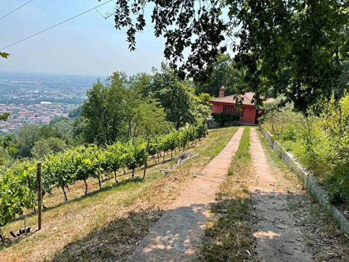 Casa trilocale in vendita in Via della Delizia Bergamo, Bergamo
