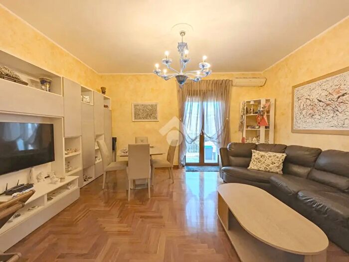 Appartamento trilocale in vendita in Via Enrico Toti, Ciampino