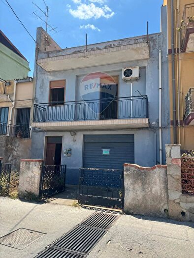 Casa trilocale in vendita in Via GE Rizzo, Melilli