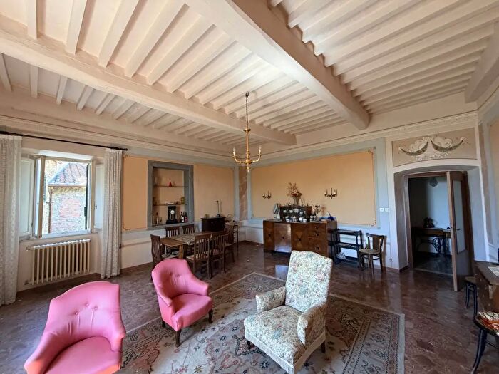 Appartamento quadrilocale in vendita in Via Ghibellina, Cortona
