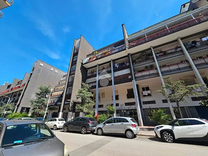 Appartamento trilocale in vendita in Via Enrico De Nicola, Trani