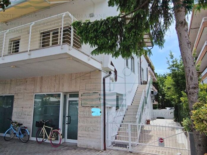 Appartamento trilocale in affitto in Viale Nazario Sauro, Centro, Cervia