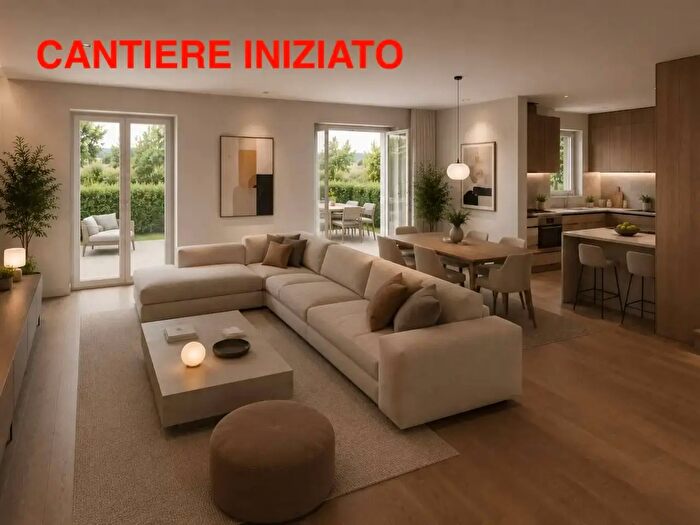 Casa quadrilocale in vendita in Vicolo Cirimido, Lomazzo