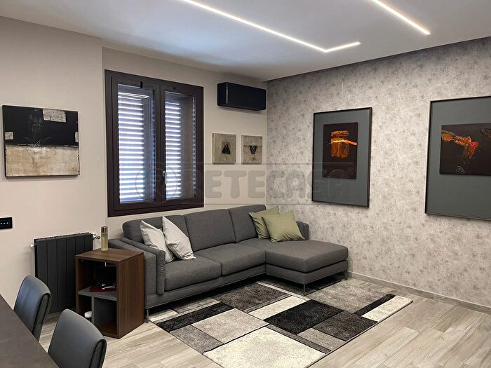 Appartamento quadrilocale in vendita in Via Temistocle, Siracusa