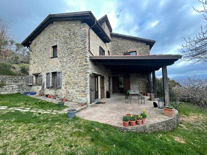 Appartamento quadrilocale in affitto in Frazione Valdichiascio, Gubbio