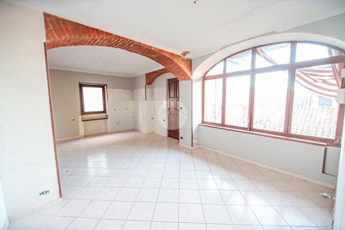 Appartamento con 6 locali in vendita in Corso Indipendenza, Rivarolo Canavese