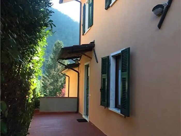 Casa con 7 locali in vendita in Fivizzano