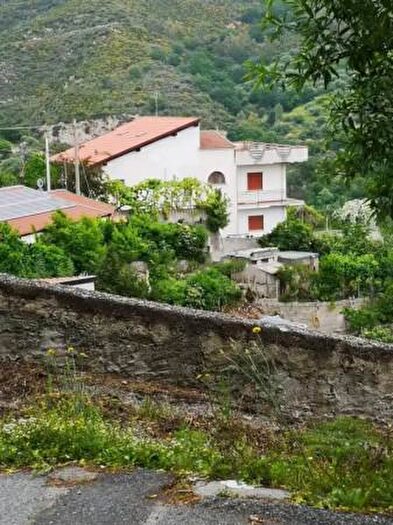 Casa con 5 locali in vendita in Via San Pietro, Stignano