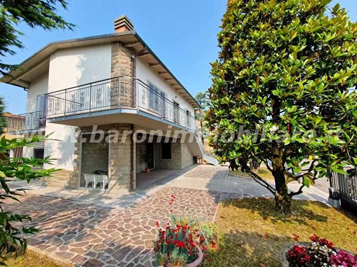 Casa con 5 locali in vendita in Via Salvador Allende, Valsamoggia